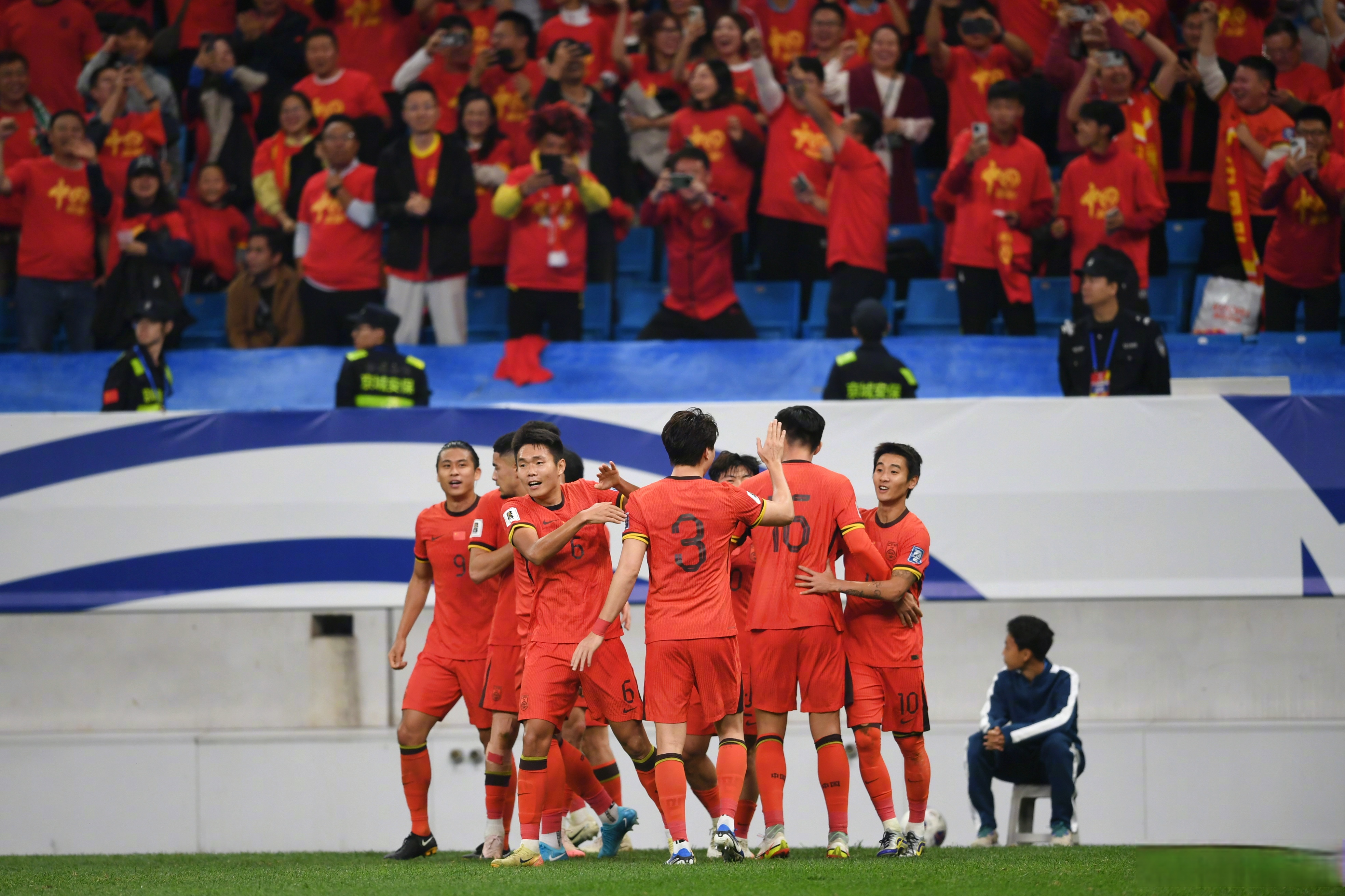 国足成功晋级国际比赛四强，实力有目共睹